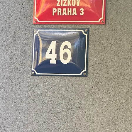 דירה Jeseniova